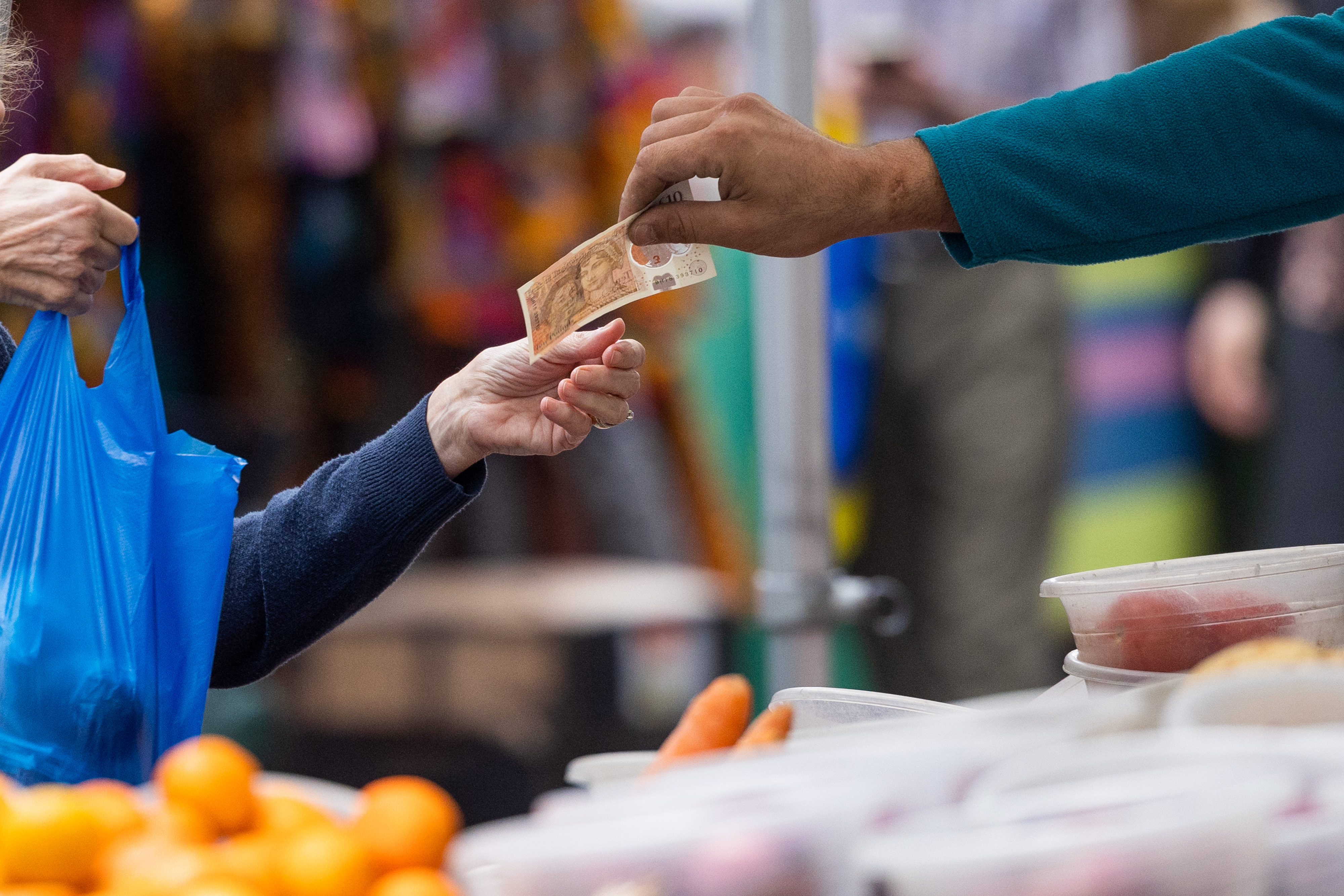 从美国到英国全球货币市场发出流动性趋紧信号_iBloomberg
