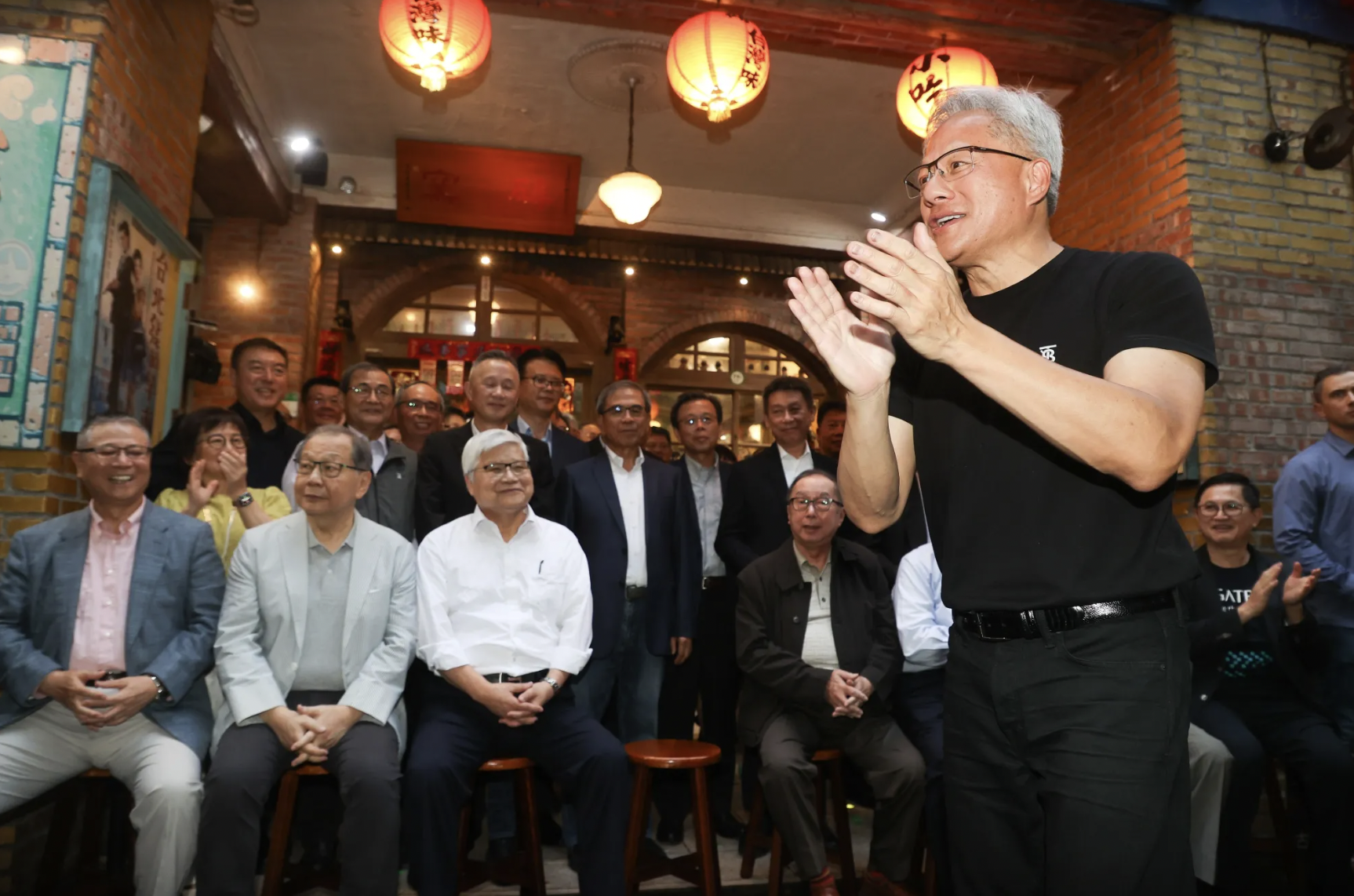 乘AI之风扶摇直上胜宏科技今年已飙升530%_iBloomberg