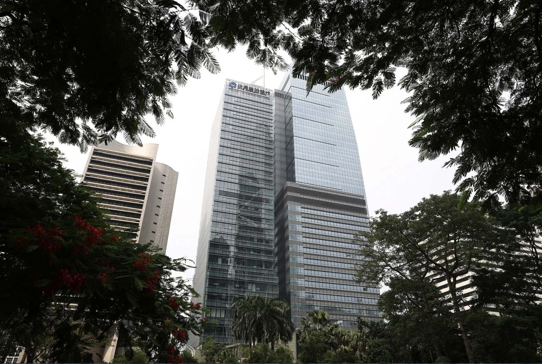 京东将斥资35亿港元收购香港中环建行大厦50%权益_iBloomberg