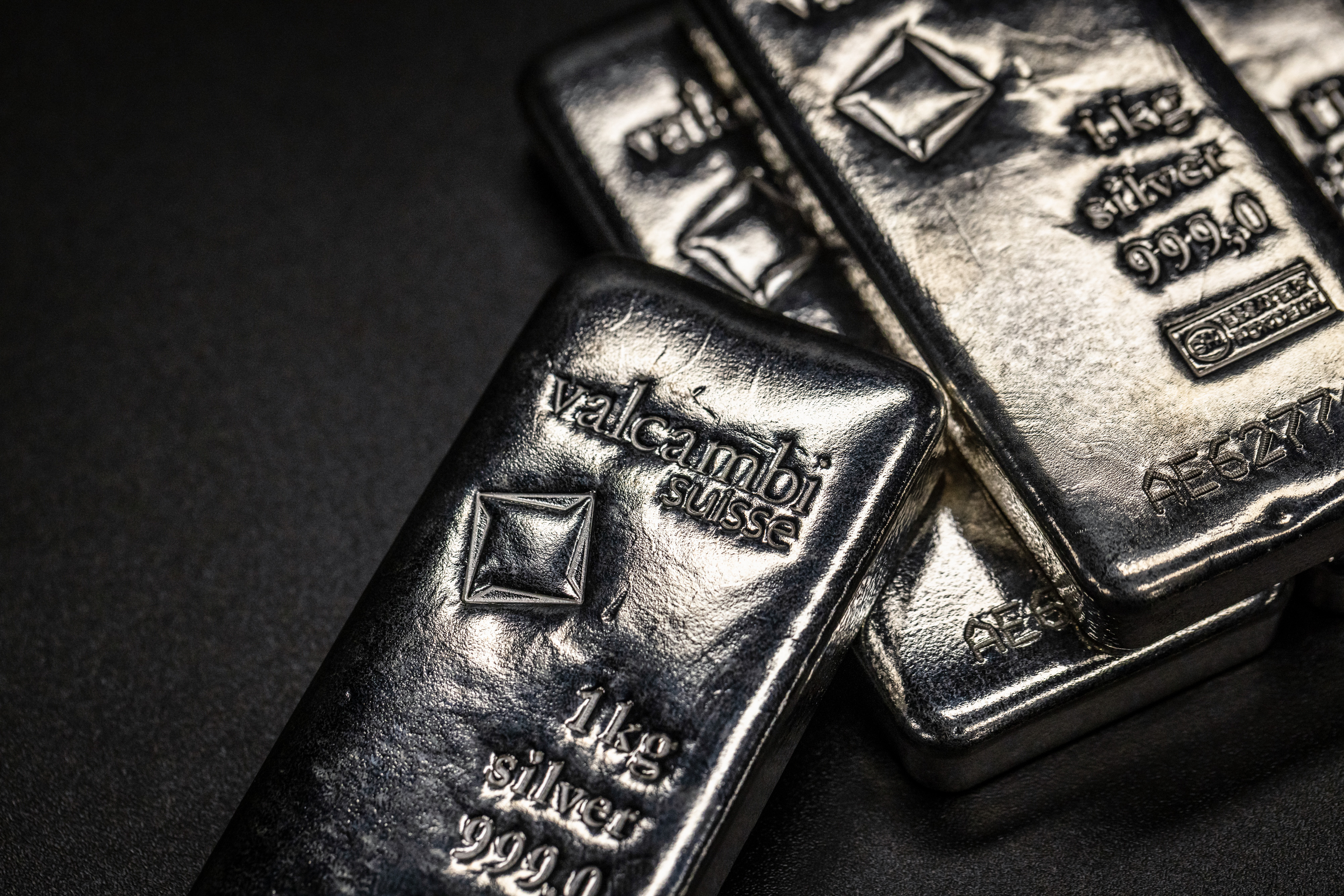 风险警示挡不住投资者狂热国投瑞银白银基金C类份额暂停申购_iBloomberg