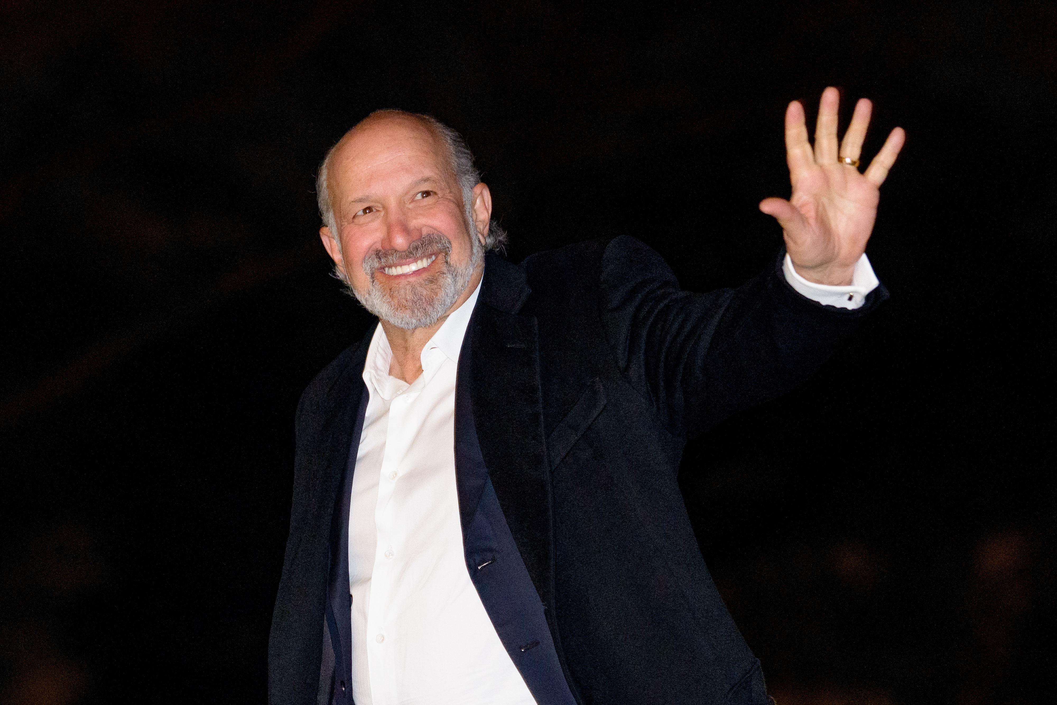 美国商务部长称去年同印度贸易谈判功亏一篑只因莫迪没有致电特朗普_iBloomberg